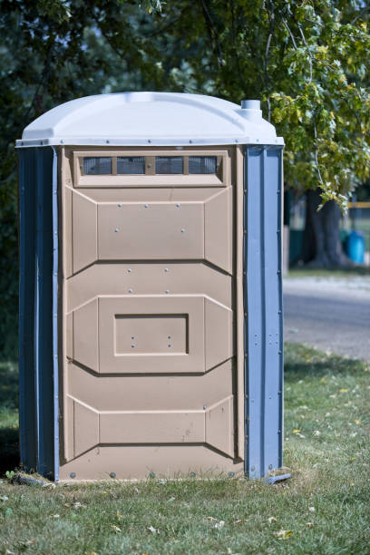 Best Porta potty rental near me  in Pella, IA