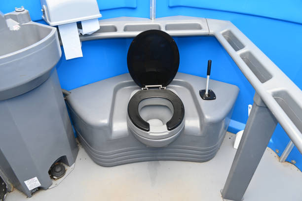 Best Portable restroom trailer rental  in Pella, IA