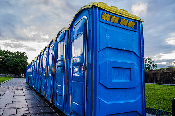 Best Portable toilet rental cost  in Pella, IA